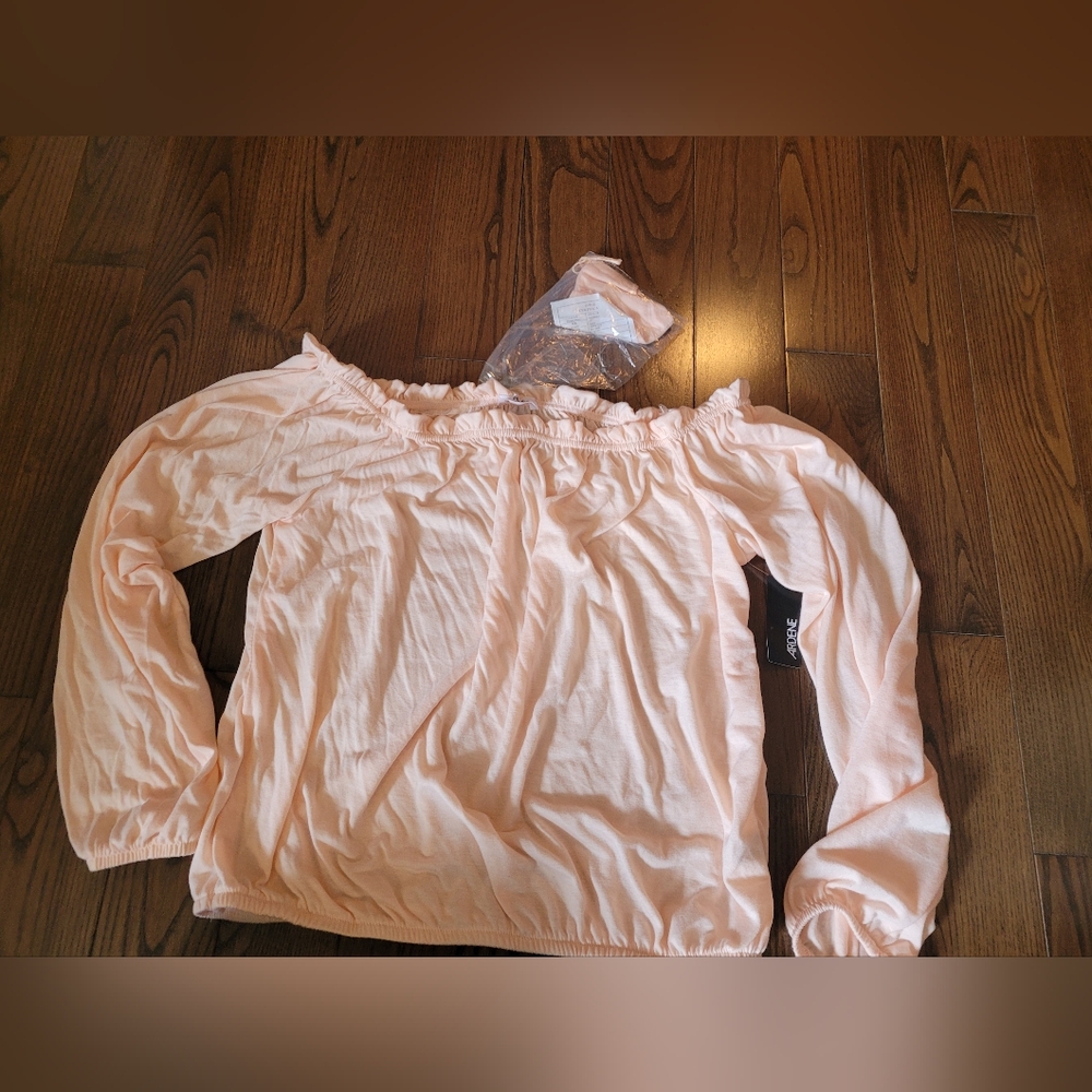 NWT Light peach top with matching face mask.